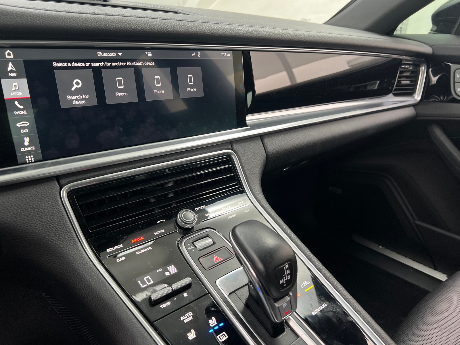 Thumbnail: 2018 Porsche Panamera - 3