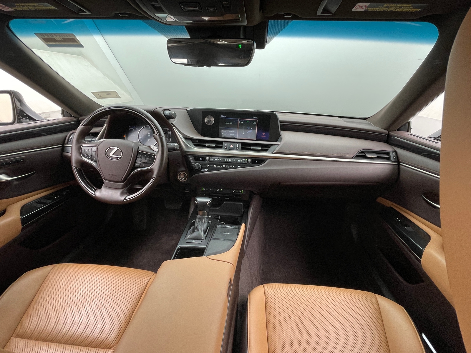 Thumbnail: 2020 Lexus ES - 2