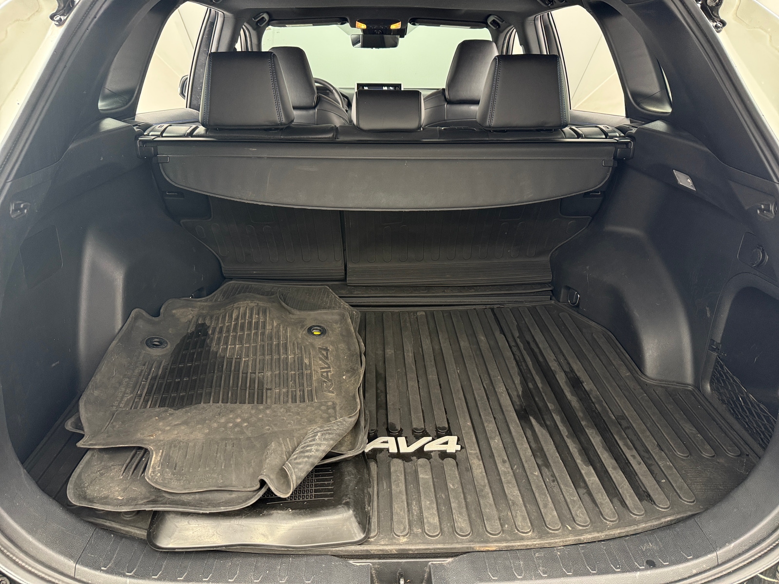 Thumbnail: 2021 Toyota RAV4 - 6