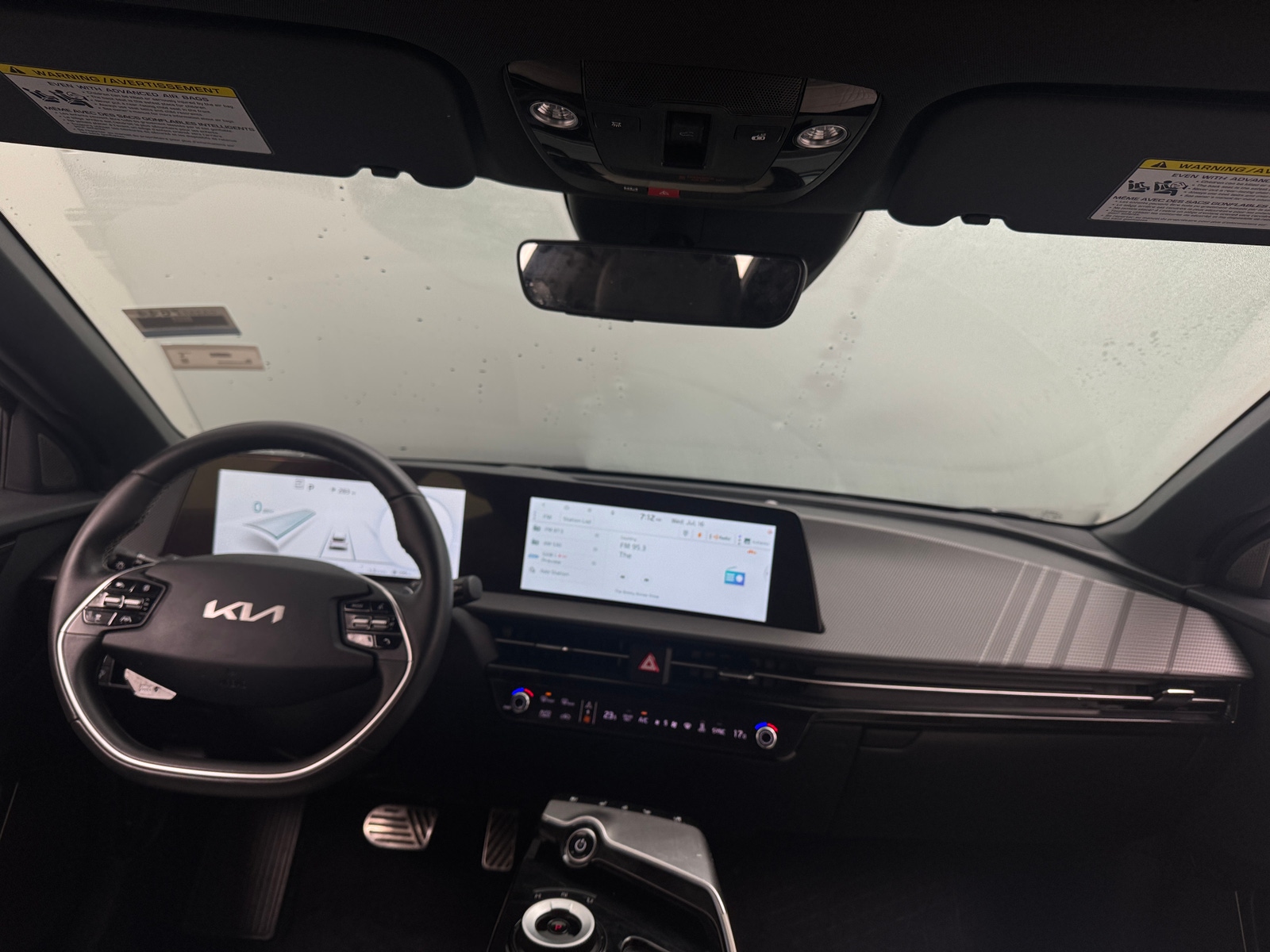 Thumbnail: 2022 Kia EV6 - 2