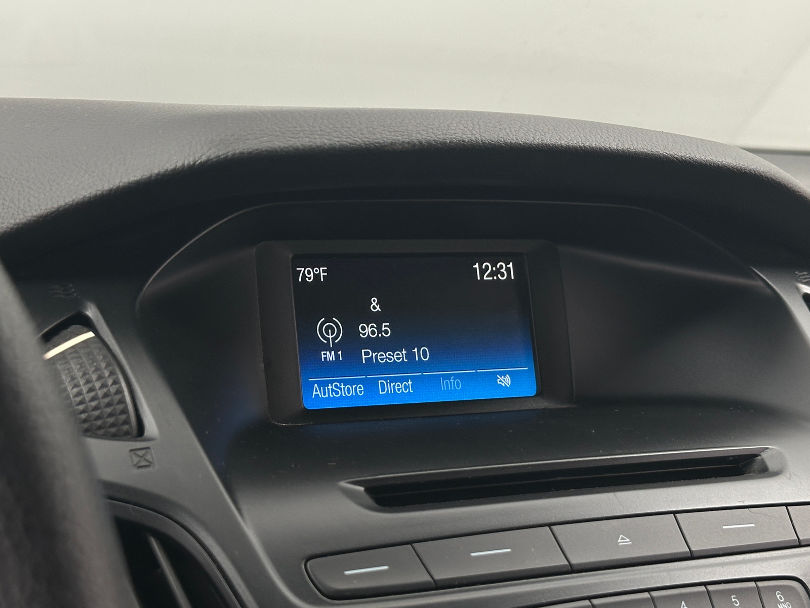 Thumbnail: 2015 Ford Focus - 4