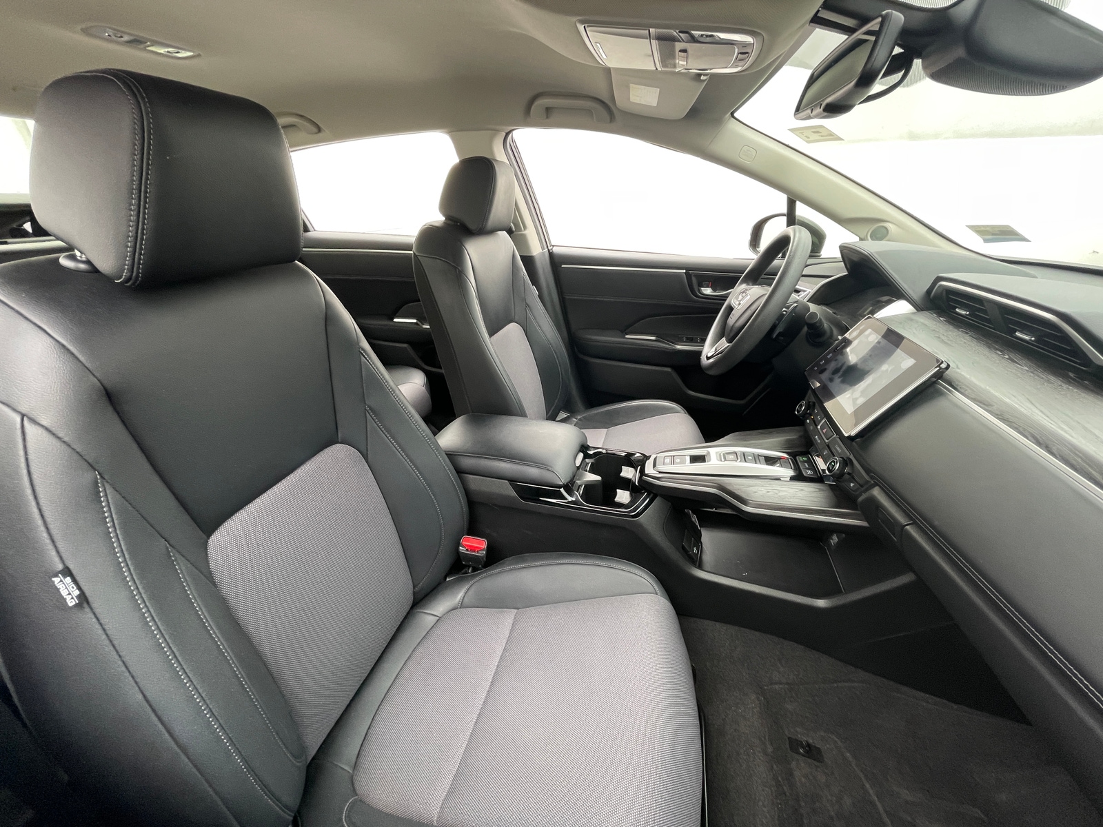 Thumbnail: 2018 Honda Clarity - 2