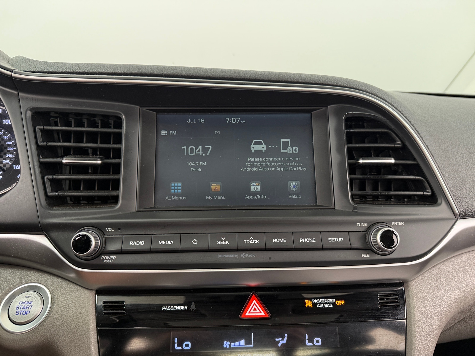 Thumbnail: 2019 Hyundai Elantra - 4