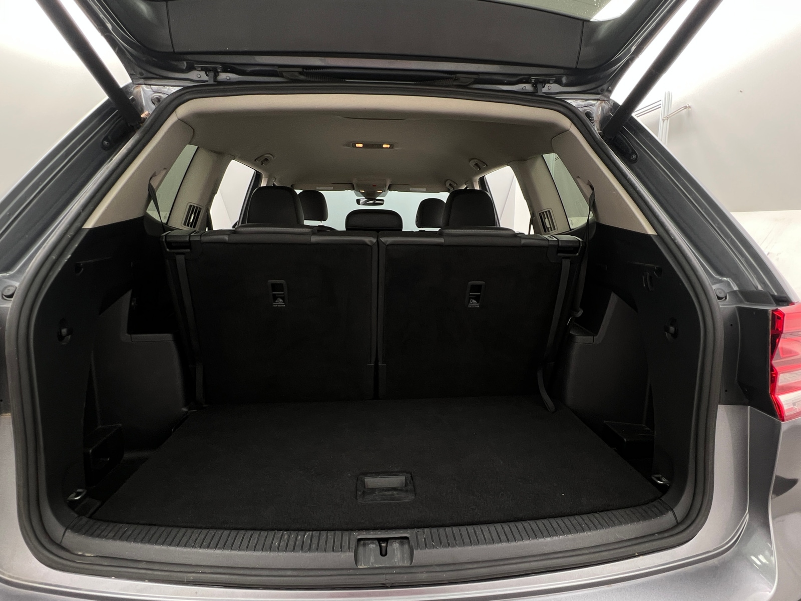 Thumbnail: 2019 Volkswagen Atlas - 6