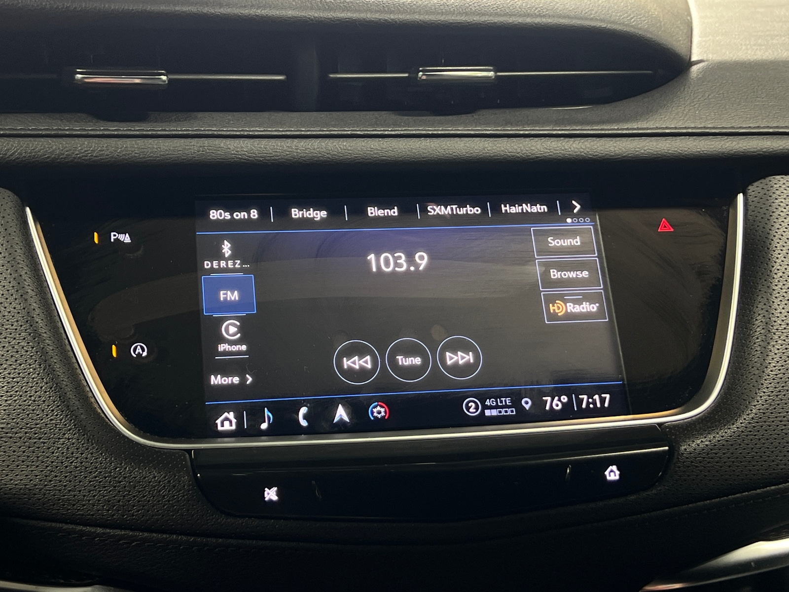 Thumbnail: 2022 Cadillac XT5 - 3
