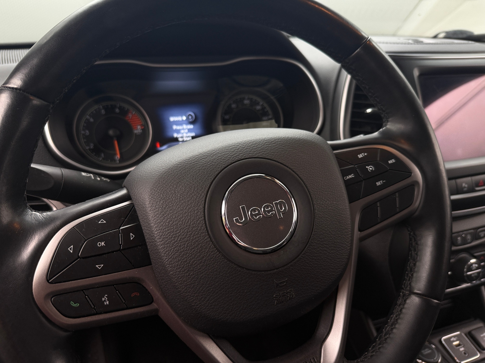 Thumbnail: 2021 Jeep Cherokee - 4