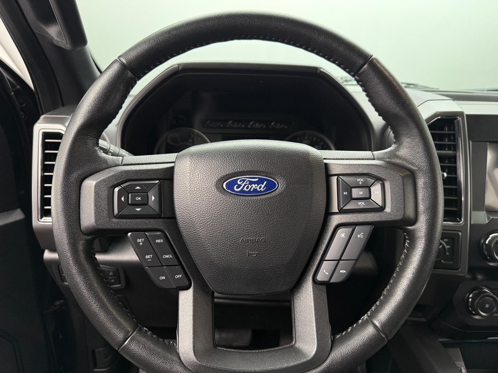 Thumbnail: 2019 Ford Econoline - 5