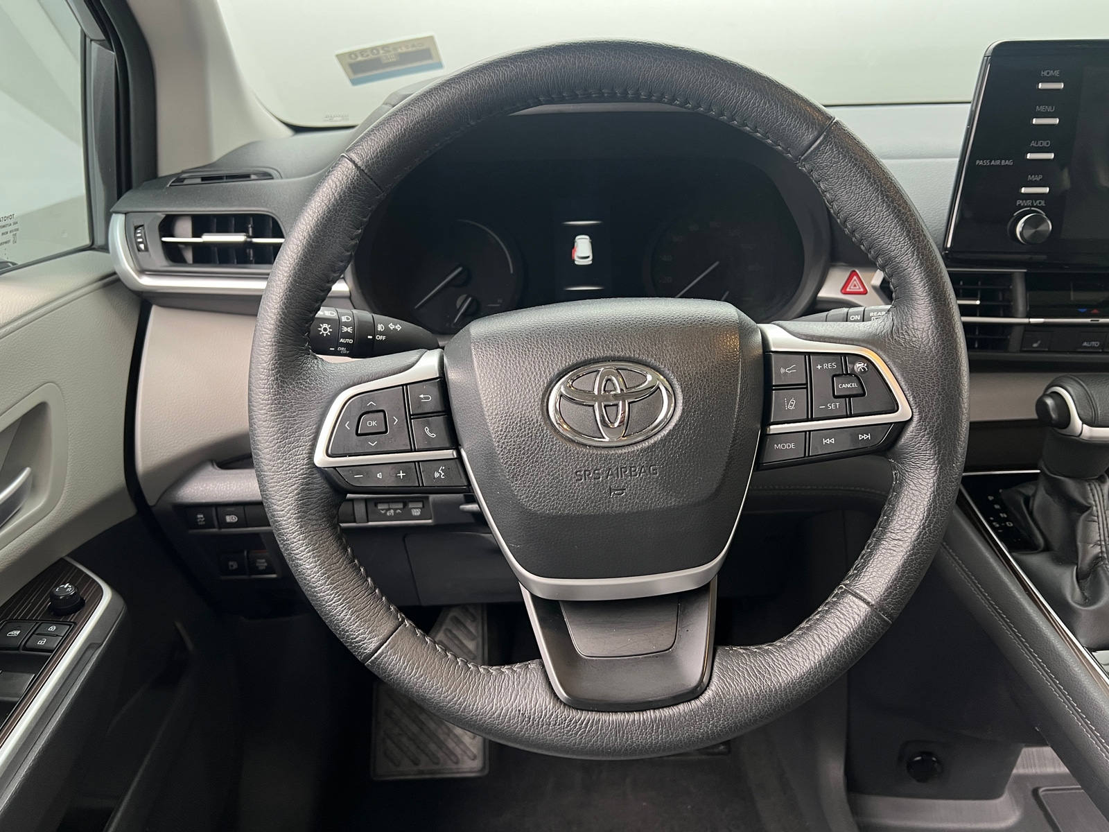 Thumbnail: 2023 Toyota Sienna - 4