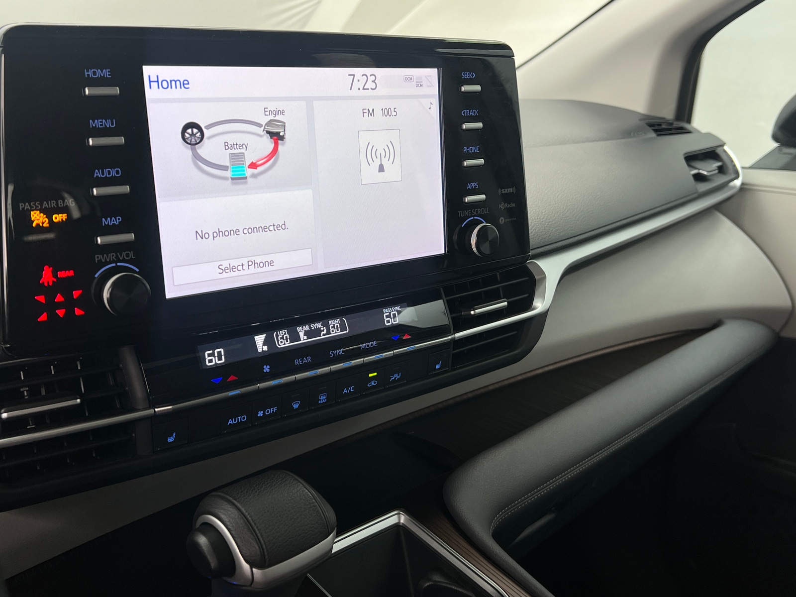 Thumbnail: 2023 Toyota Sienna - 3