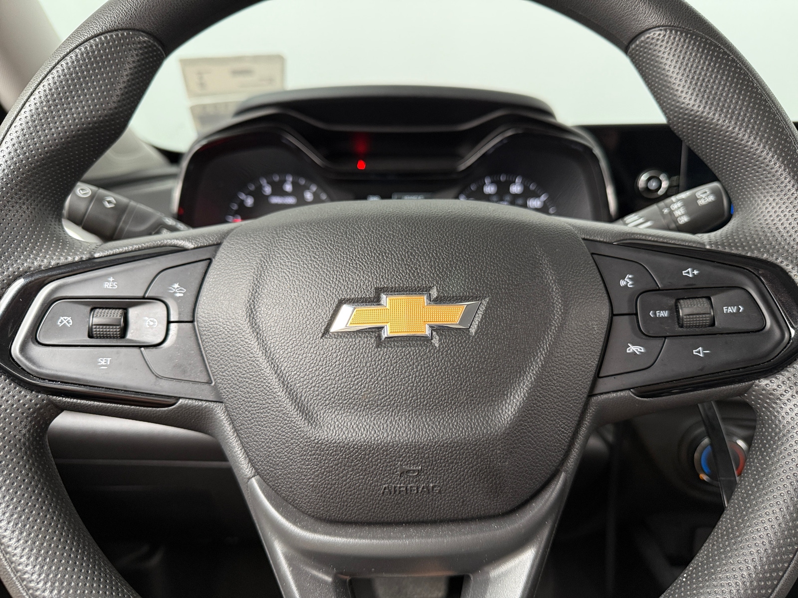 Thumbnail: 2025 Chevrolet Trax - 5