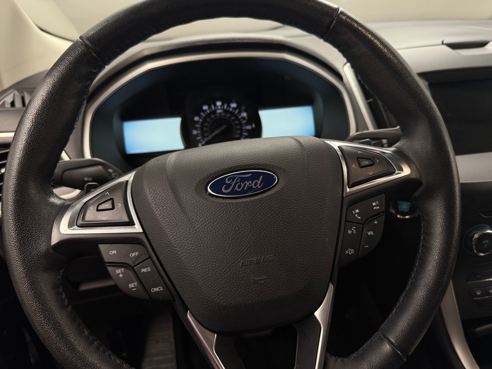 Thumbnail: 2017 Ford Edge - 4
