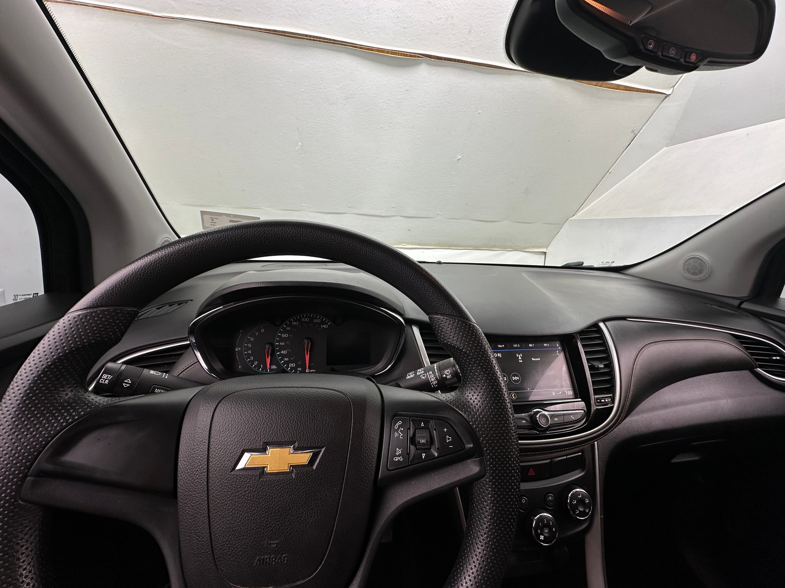 Thumbnail: 2018 Chevrolet Trax - 3