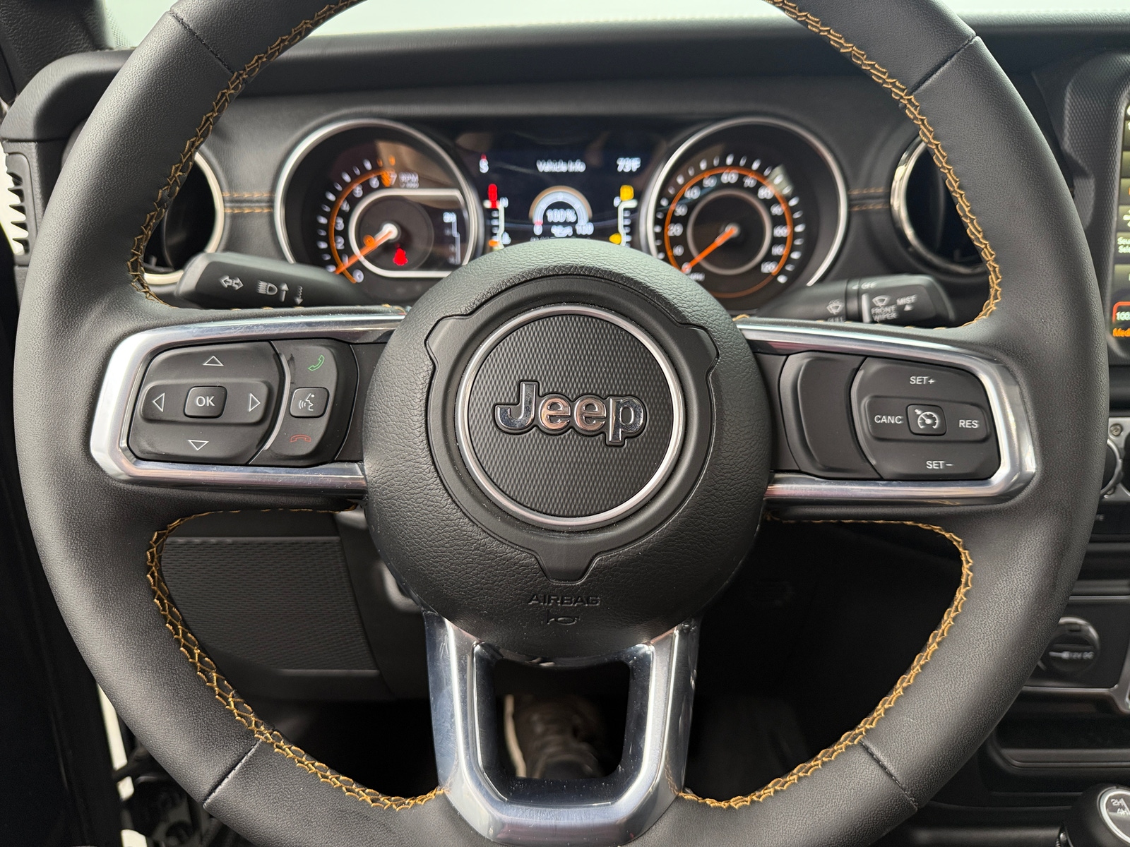 Thumbnail: 2023 Jeep Gladiator - 4