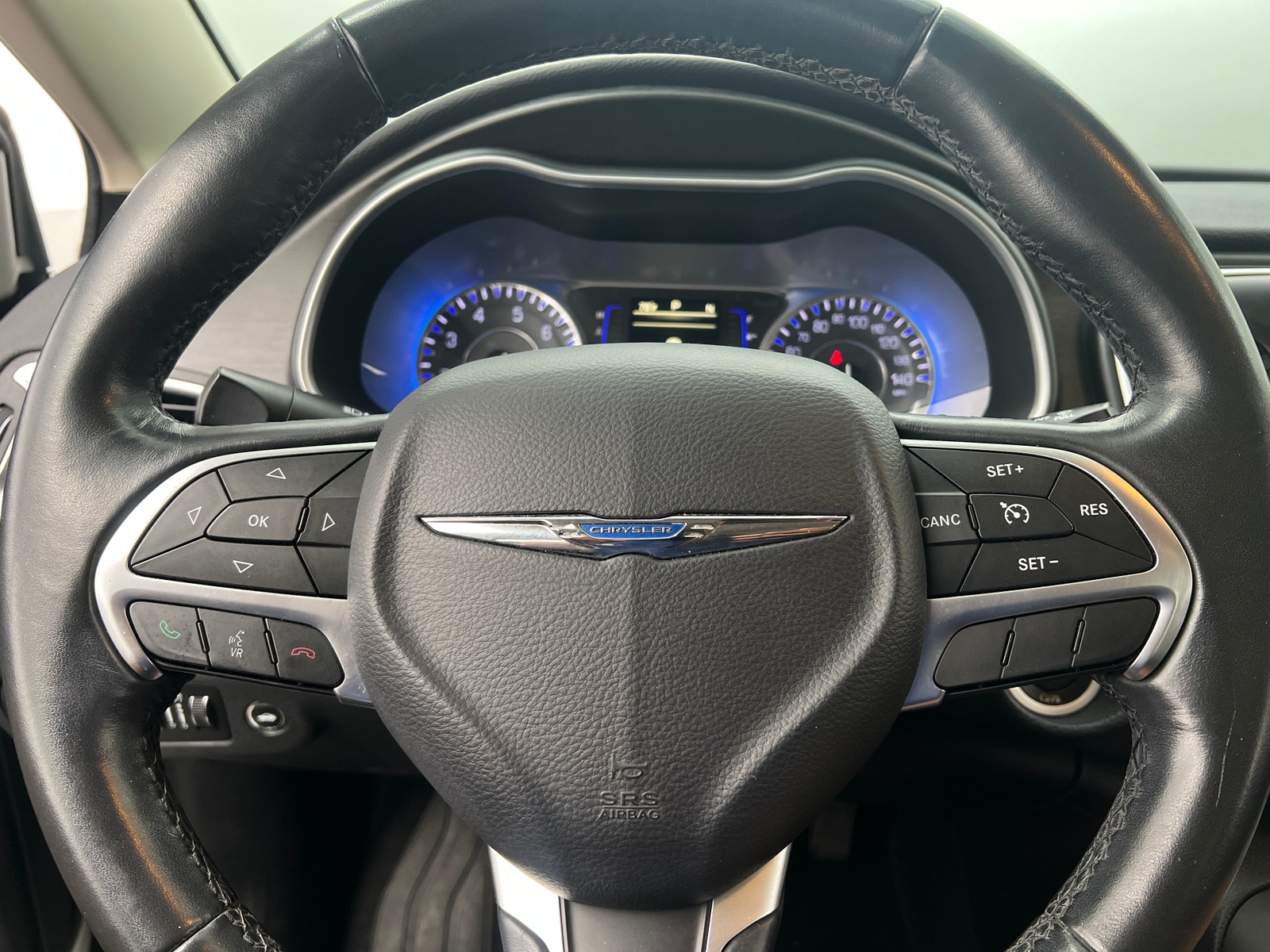 Thumbnail: 2017 Chrysler 200 - 5