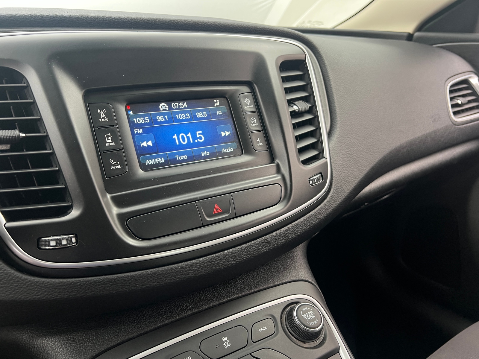 Thumbnail: 2017 Chrysler 200 - 4