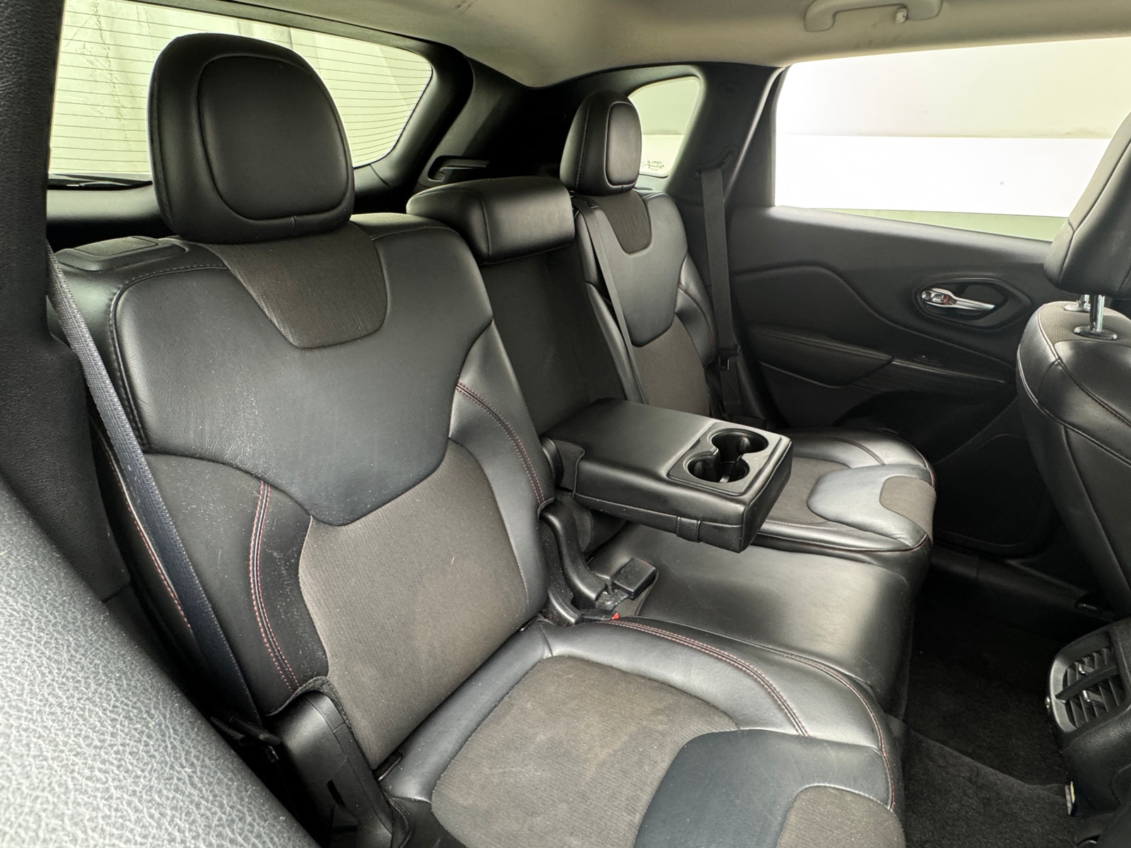 Thumbnail: 2015 Jeep Cherokee - 6