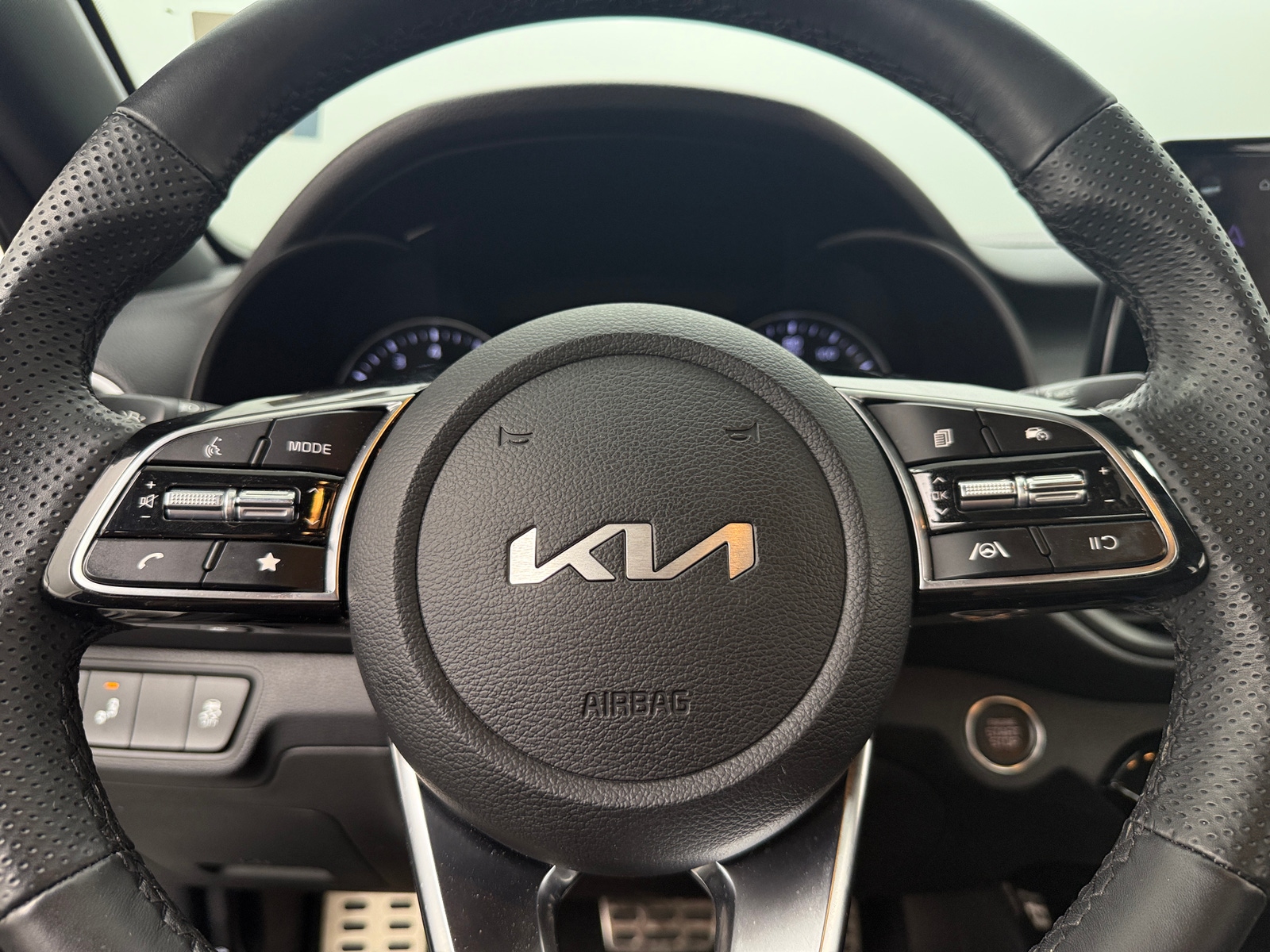 Thumbnail: 2023 Kia Forte - 4