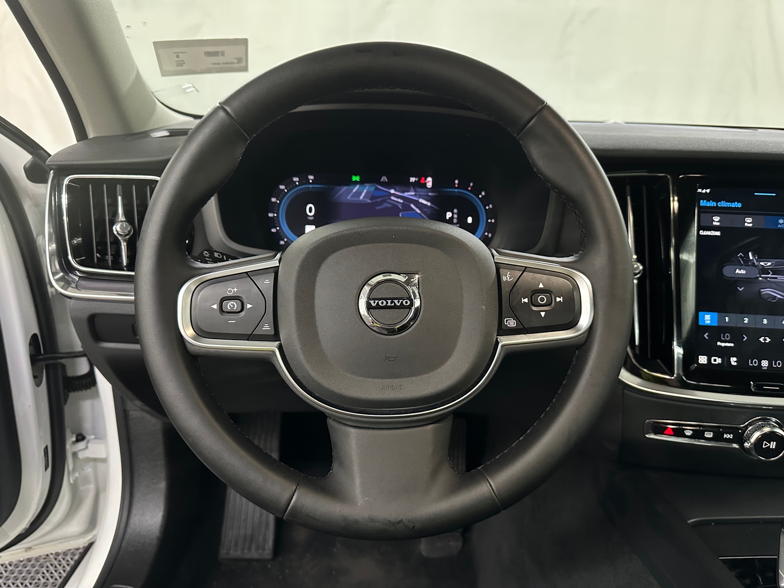 Thumbnail: 2025 Volvo S60 - 4