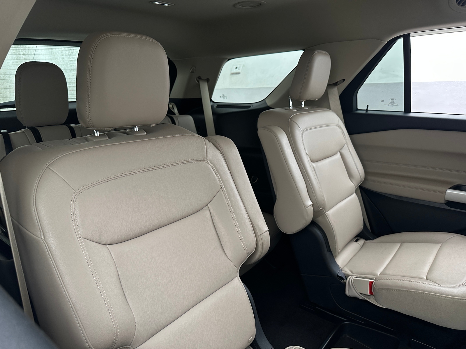 Thumbnail: 2021 Ford Explorer - 6