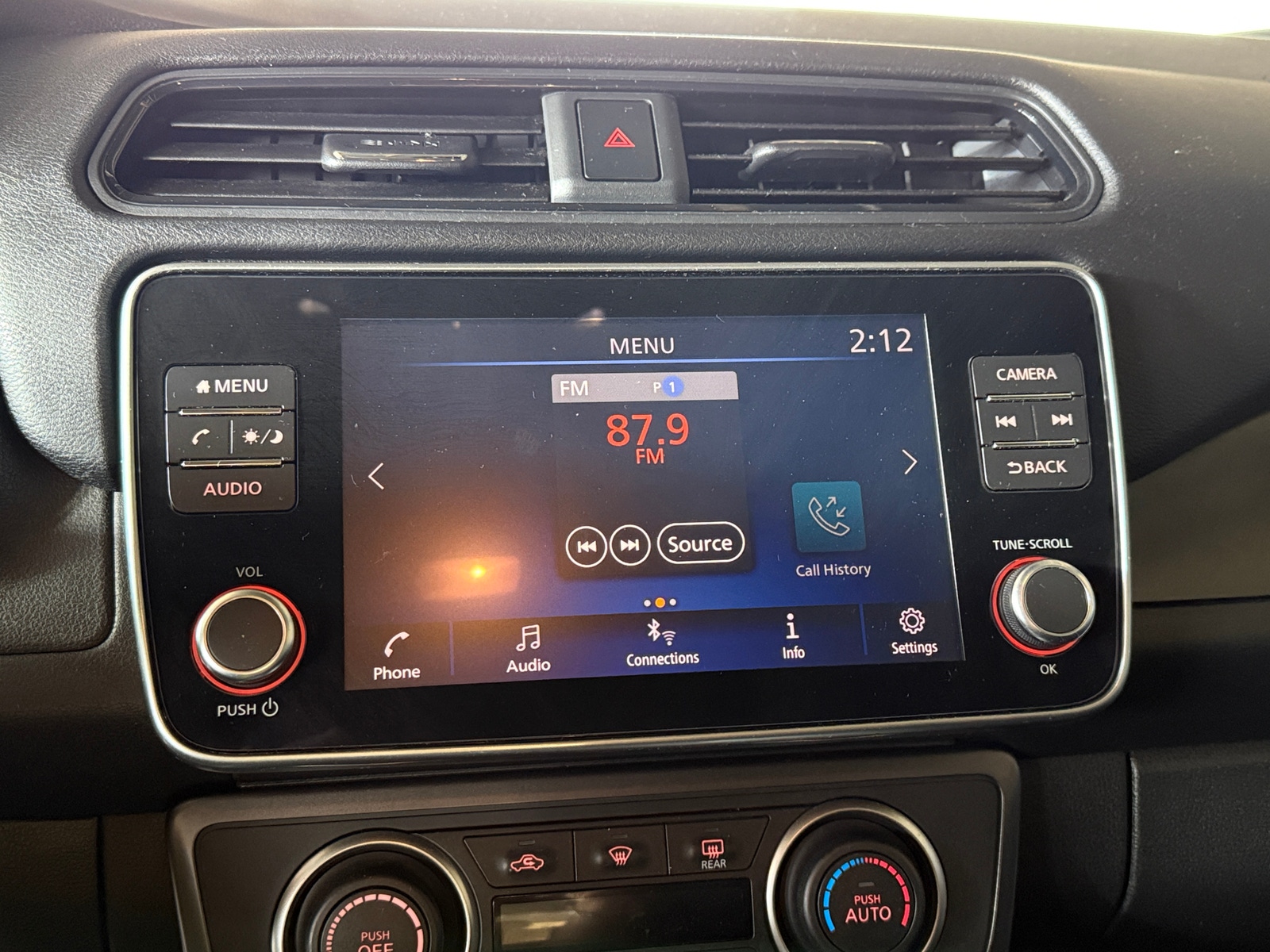 Thumbnail: 2020 Nissan Leaf - 4