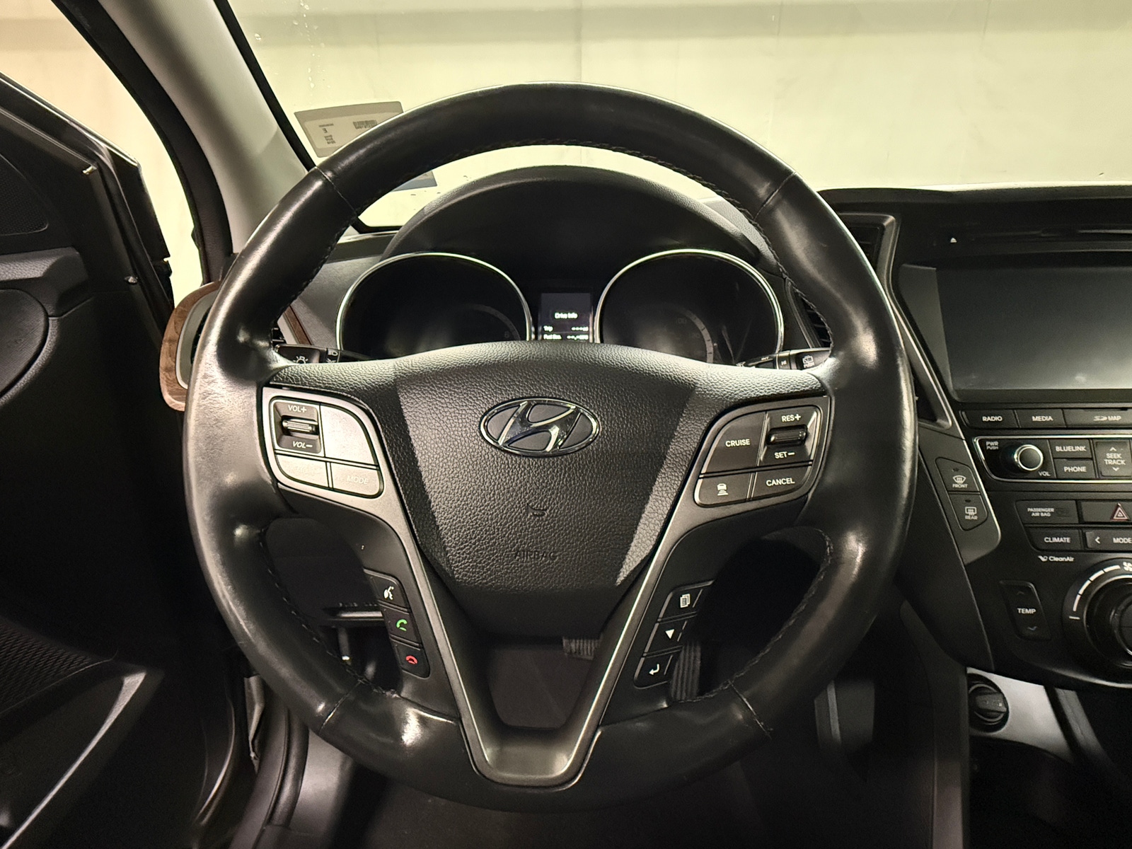 Thumbnail: 2018 Hyundai Santa Fe - 4