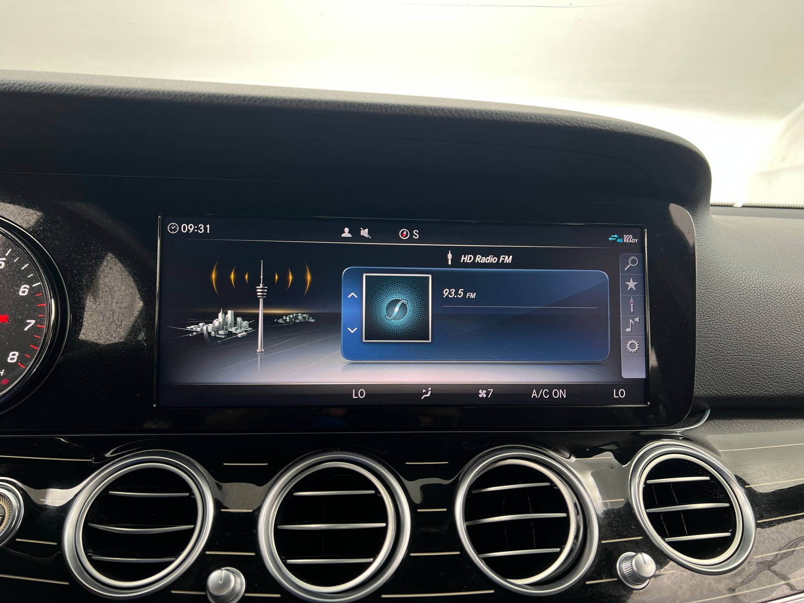 Thumbnail: 2018 Mercedes-Benz E-Class - 3