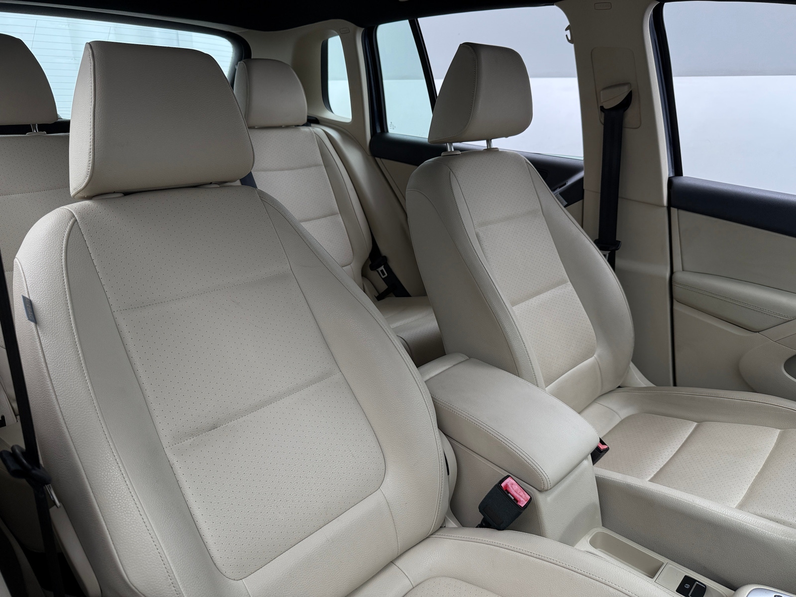 Thumbnail: 2016 Volkswagen Tiguan - 2