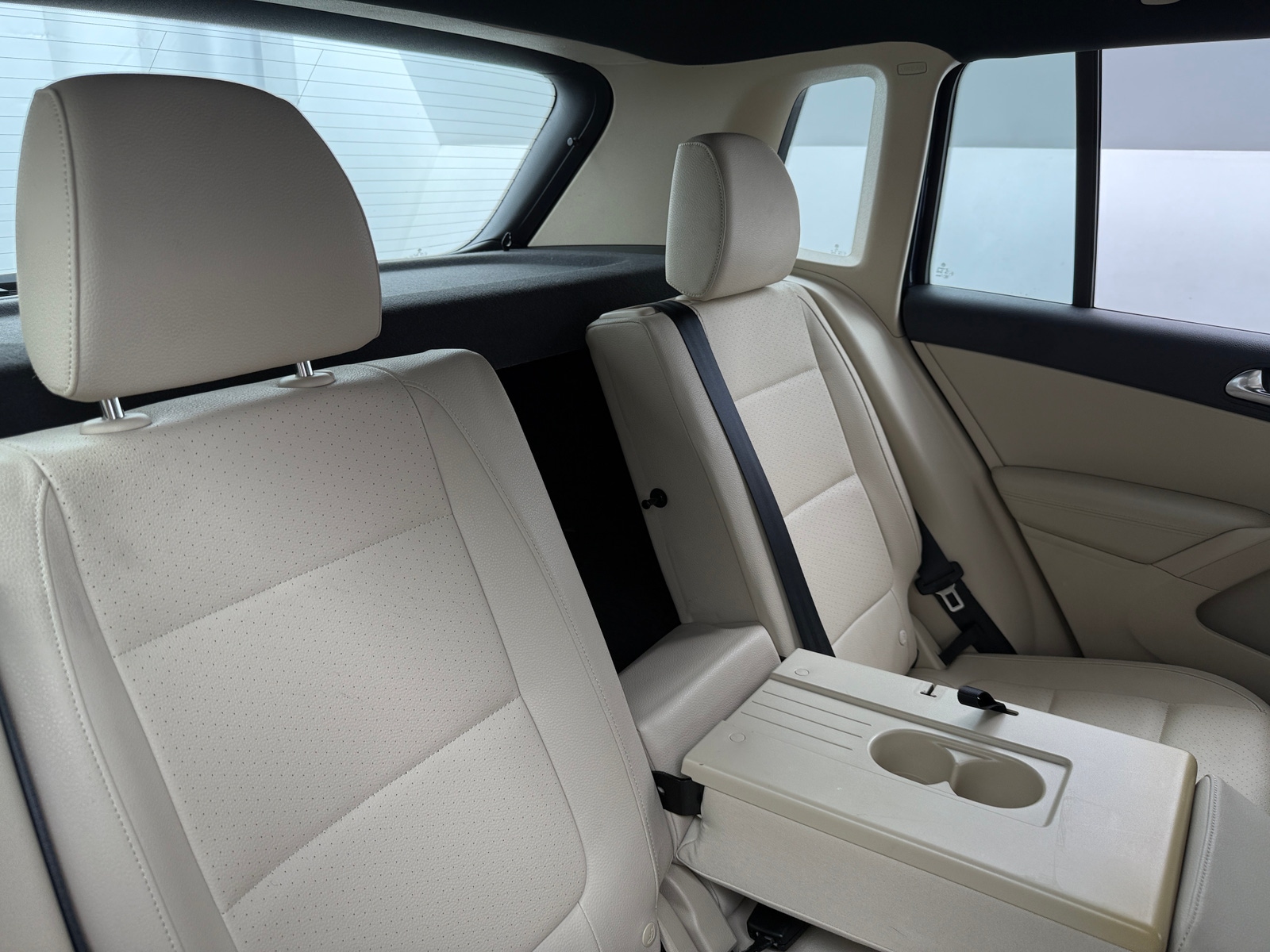 Thumbnail: 2016 Volkswagen Tiguan - 6
