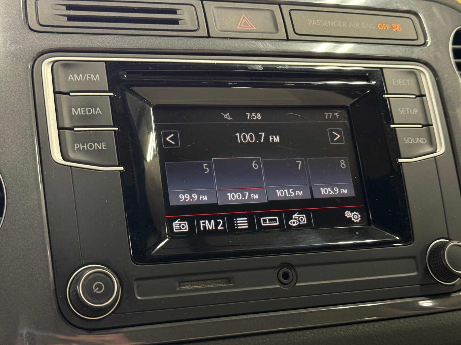 Thumbnail: 2016 Volkswagen Tiguan - 4