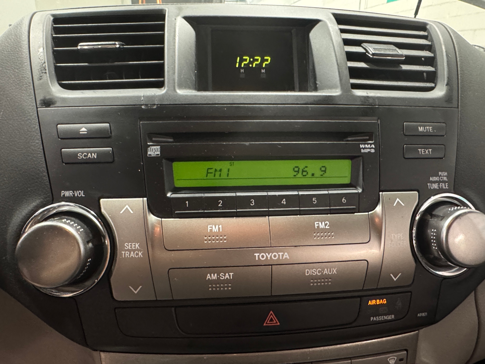 Thumbnail: 2012 Toyota Highlander - 4