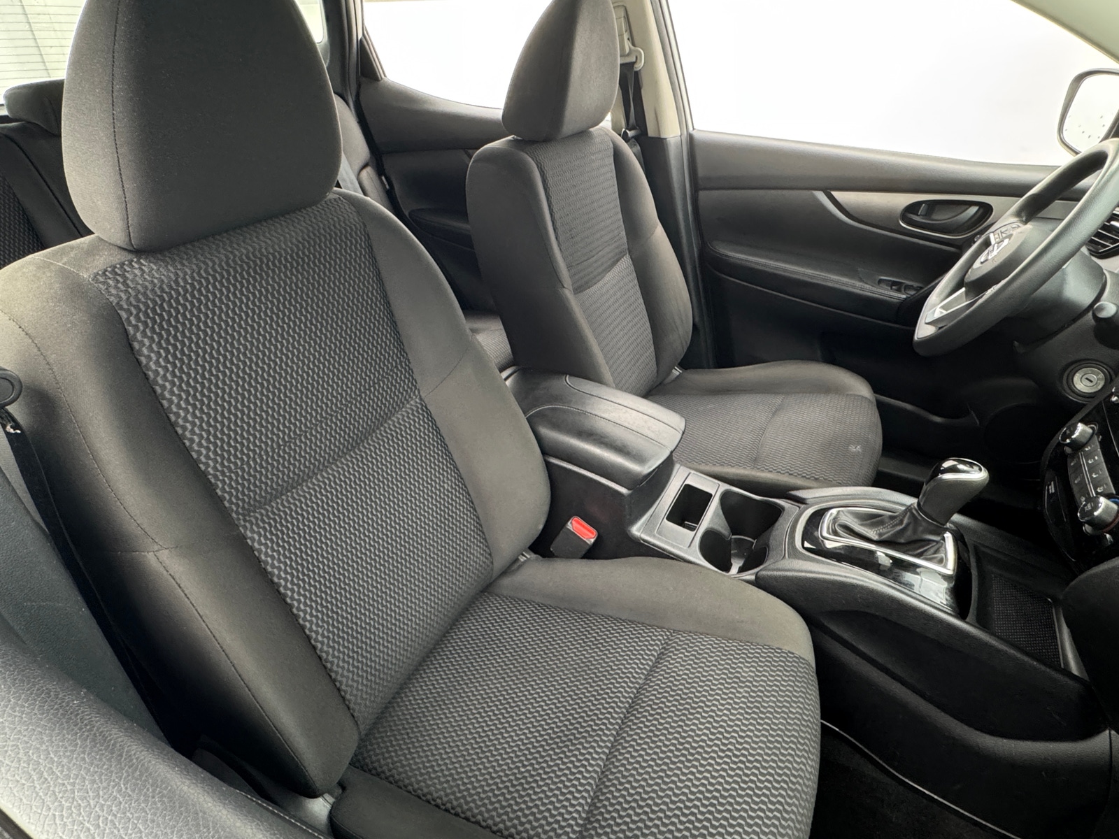Thumbnail: 2021 Nissan Rogue Sport - 2