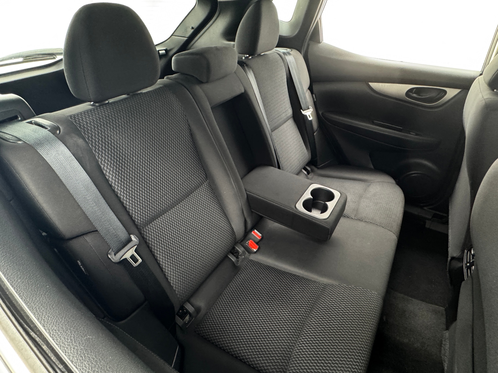 Thumbnail: 2021 Nissan Rogue Sport - 6