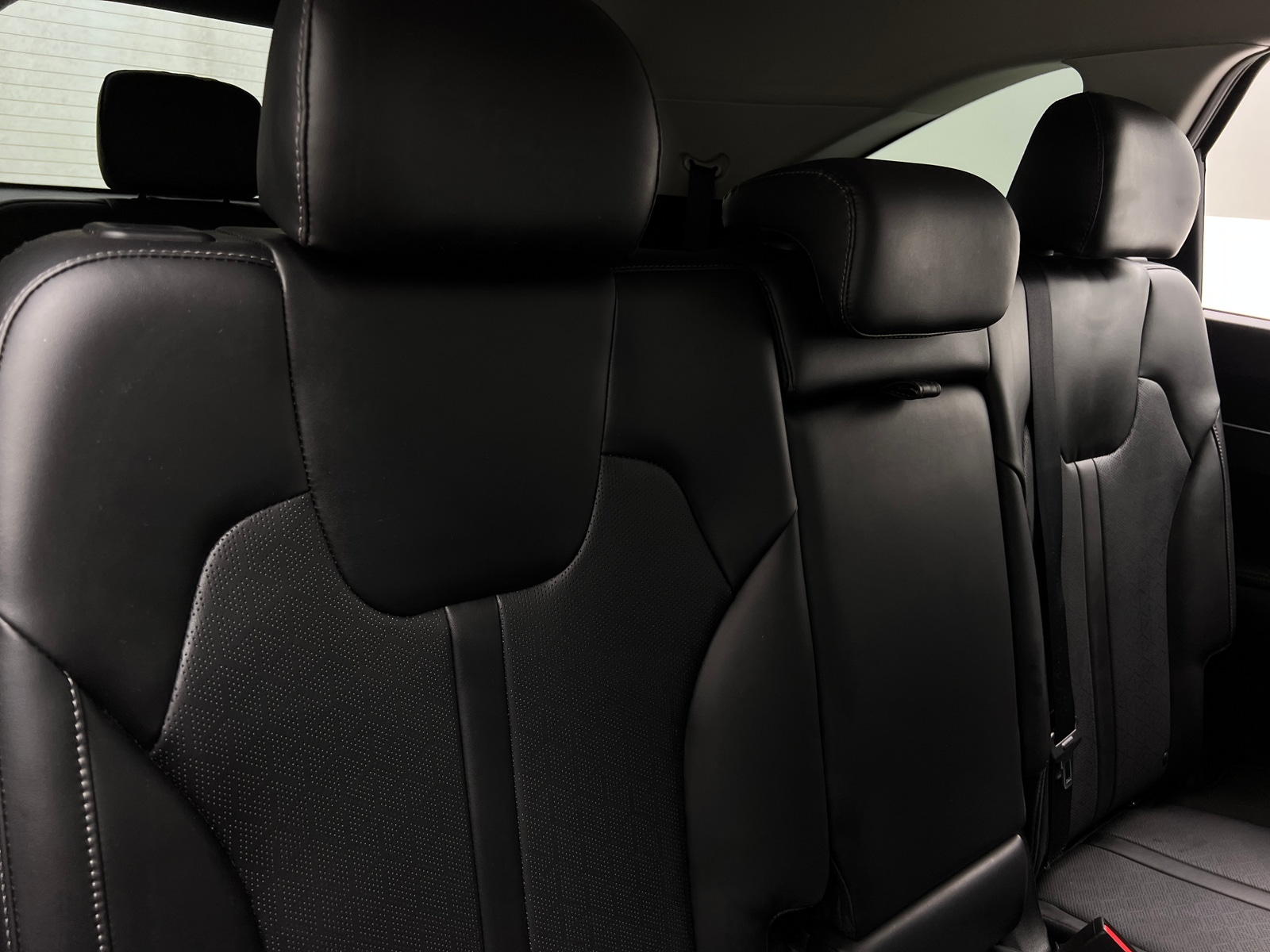 Thumbnail: 2022 Kia Sorento - 5