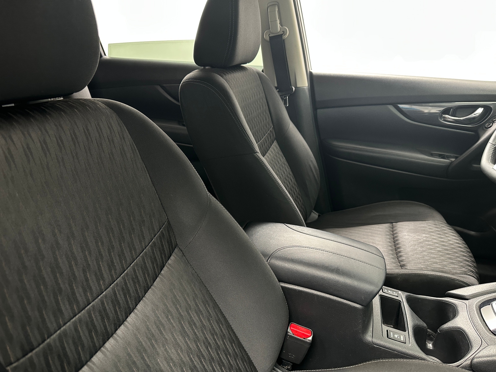 Thumbnail: 2018 Nissan Rogue - 2