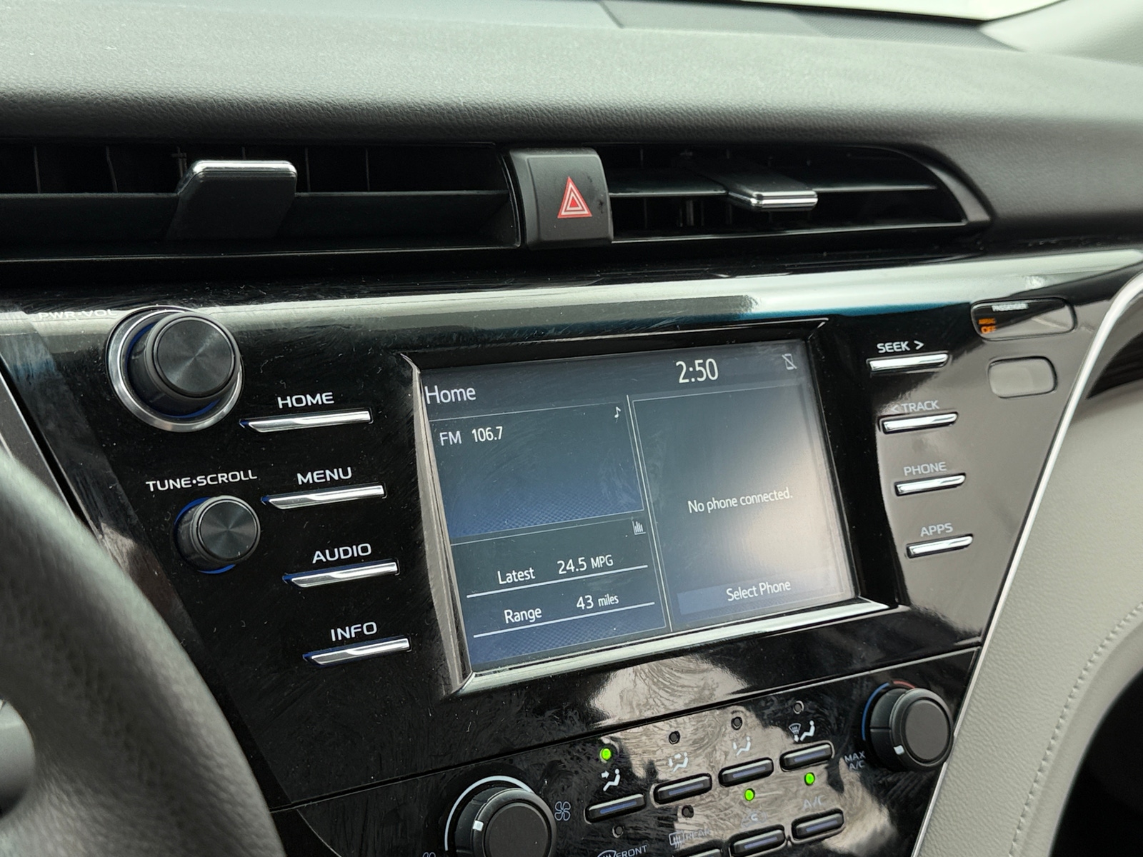 Thumbnail: 2018 Toyota Camry - 4
