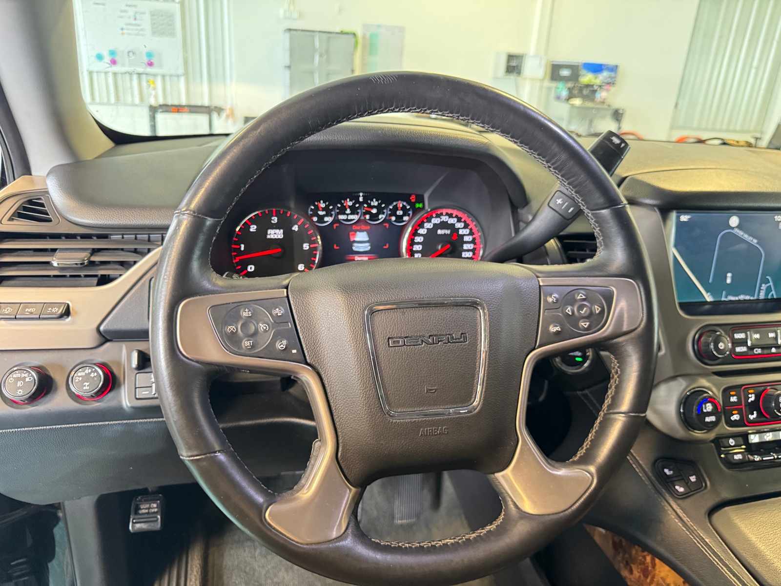 Thumbnail: 2015 GMC Yukon XL - 4