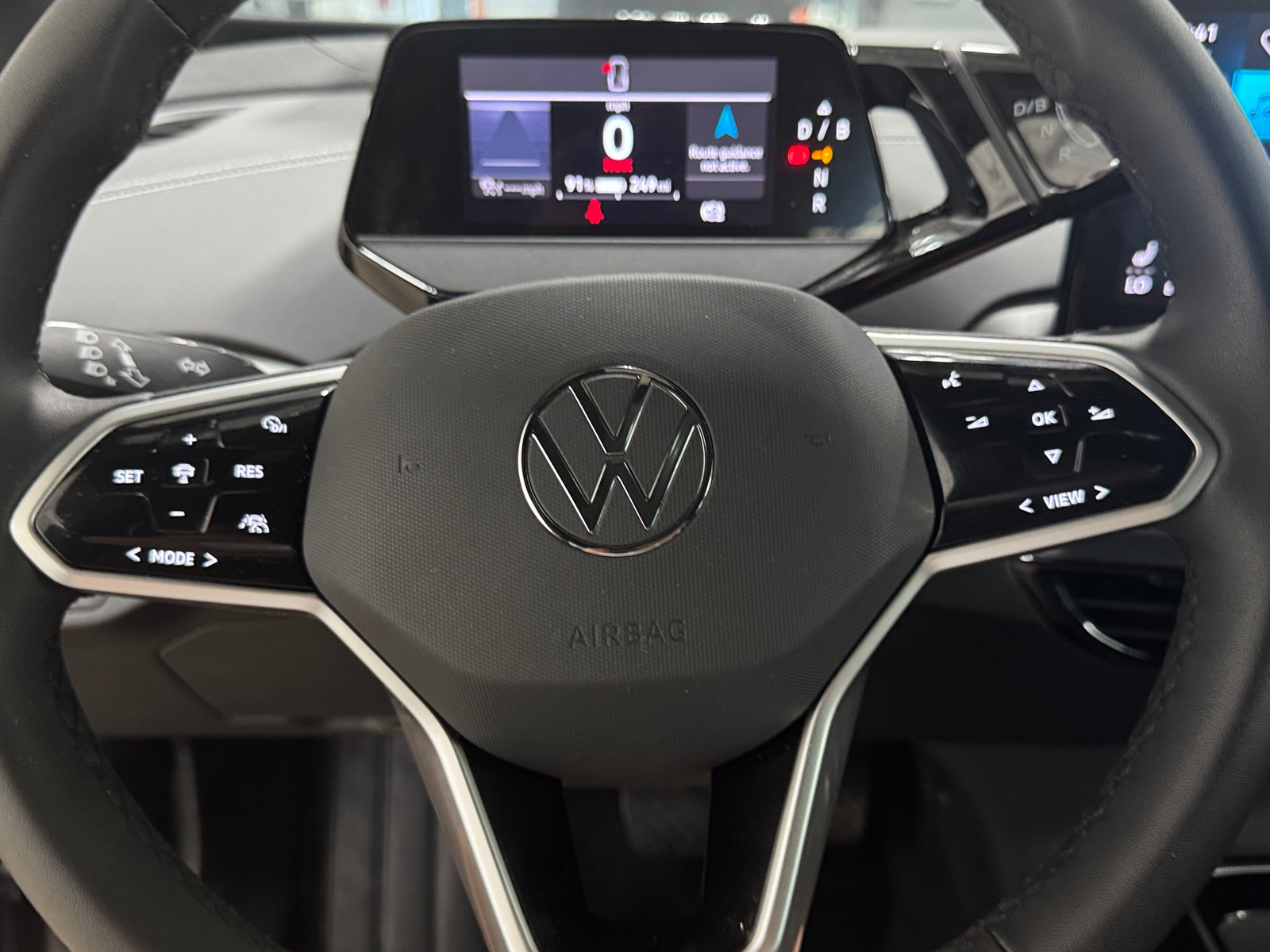 Thumbnail: 2023 Volkswagen ID.4 - 4