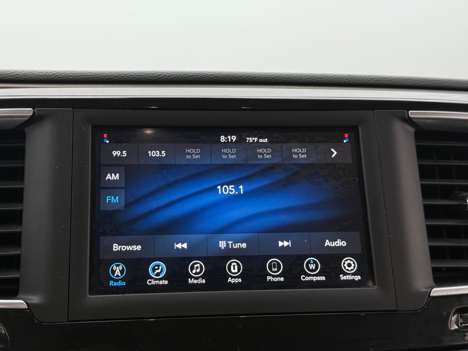 Thumbnail: 2019 Chrysler Pacifica - 4