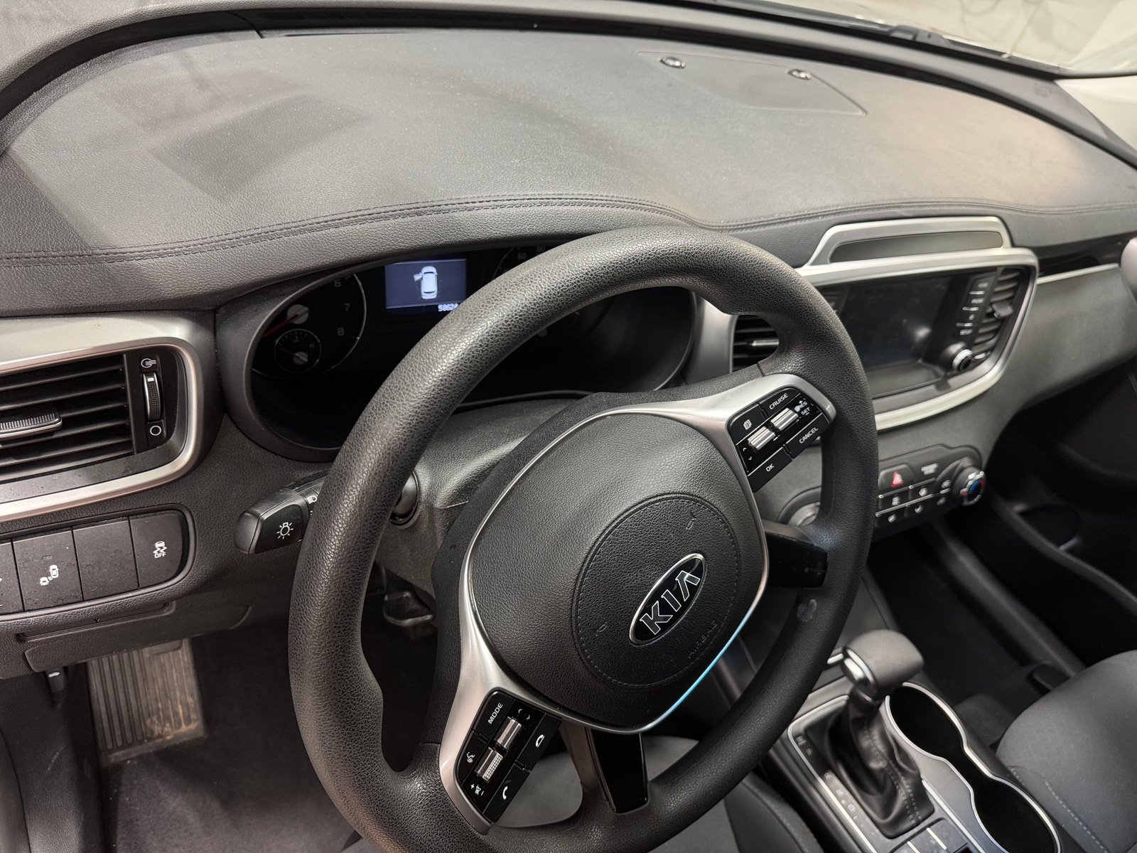 Thumbnail: 2019 Kia Sorento - 3