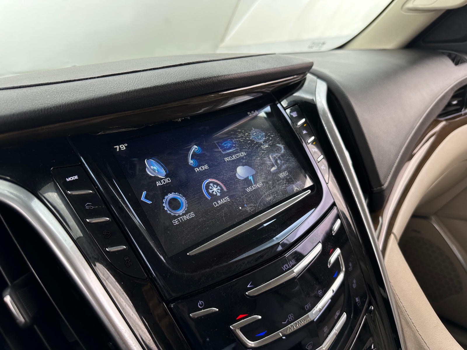 Thumbnail: 2020 Cadillac Escalade - 3