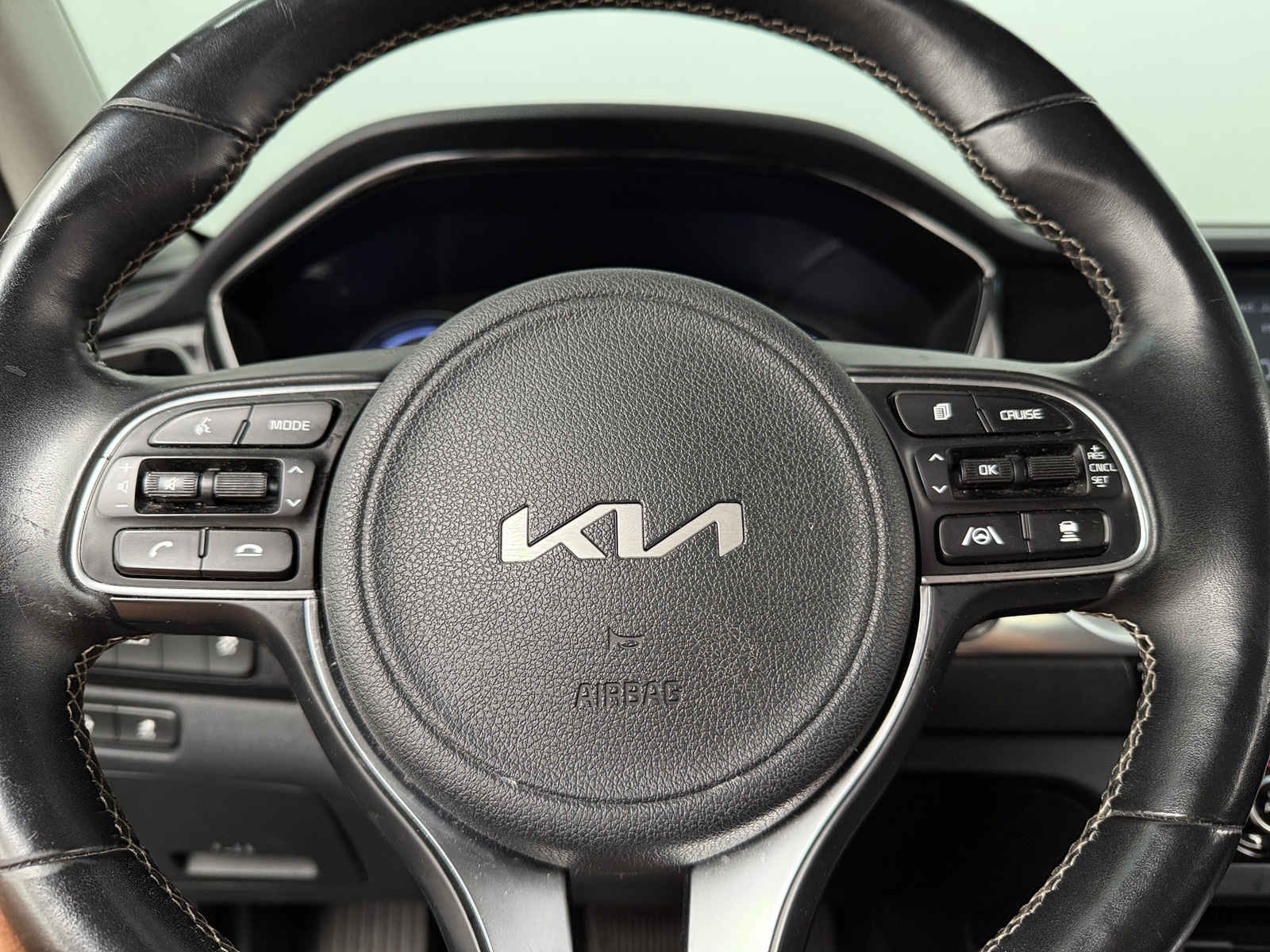 Thumbnail: 2022 Kia Niro - 5