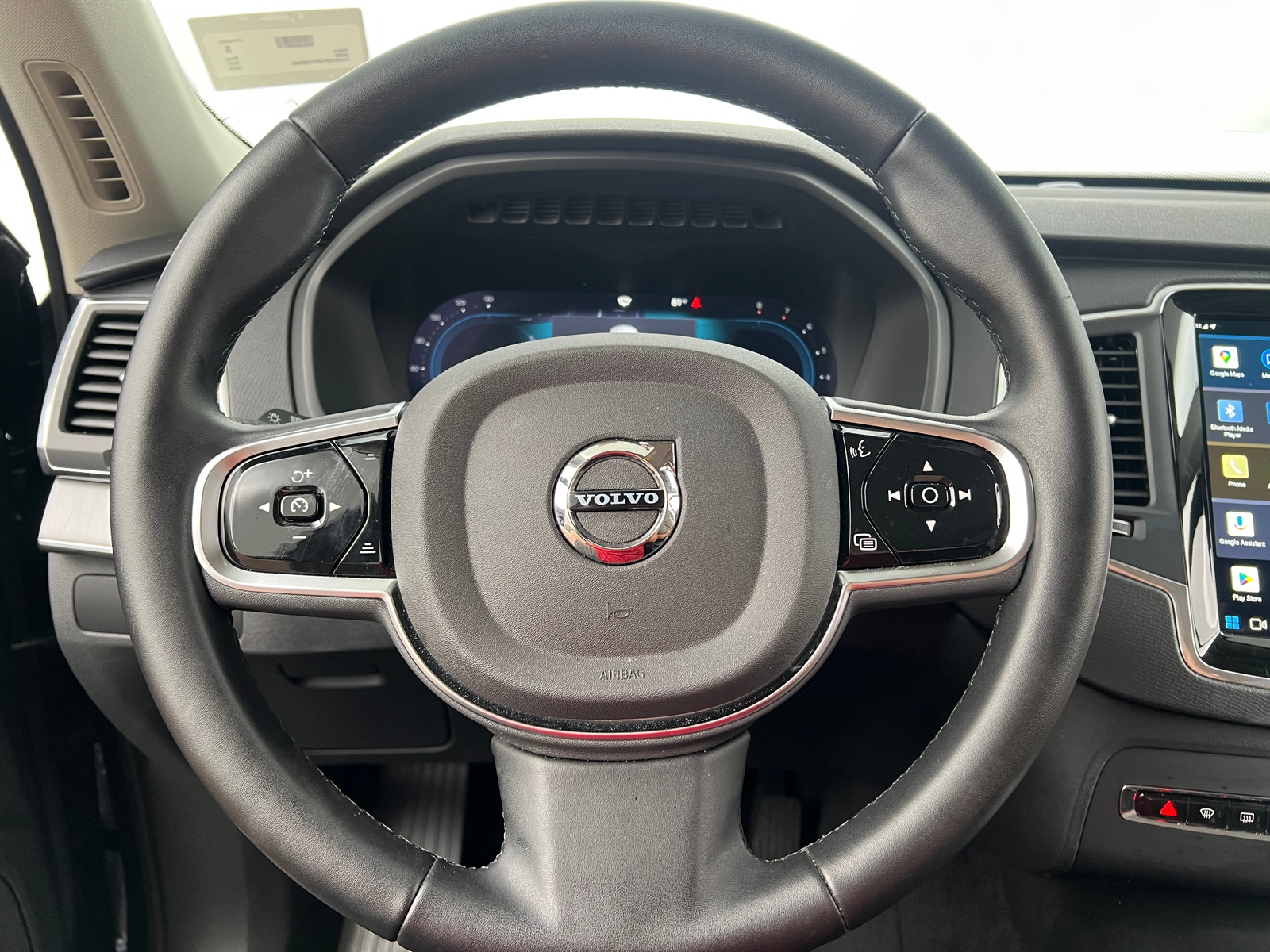 Thumbnail: 2025 Volvo XC90 - 4