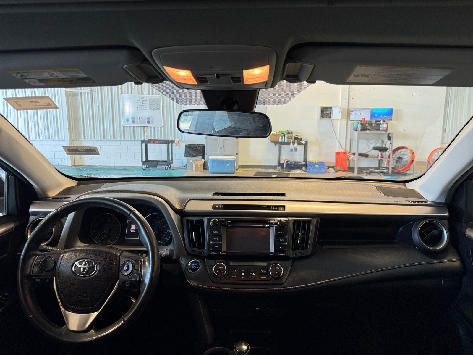 Thumbnail: 2018 Toyota RAV4 - 3