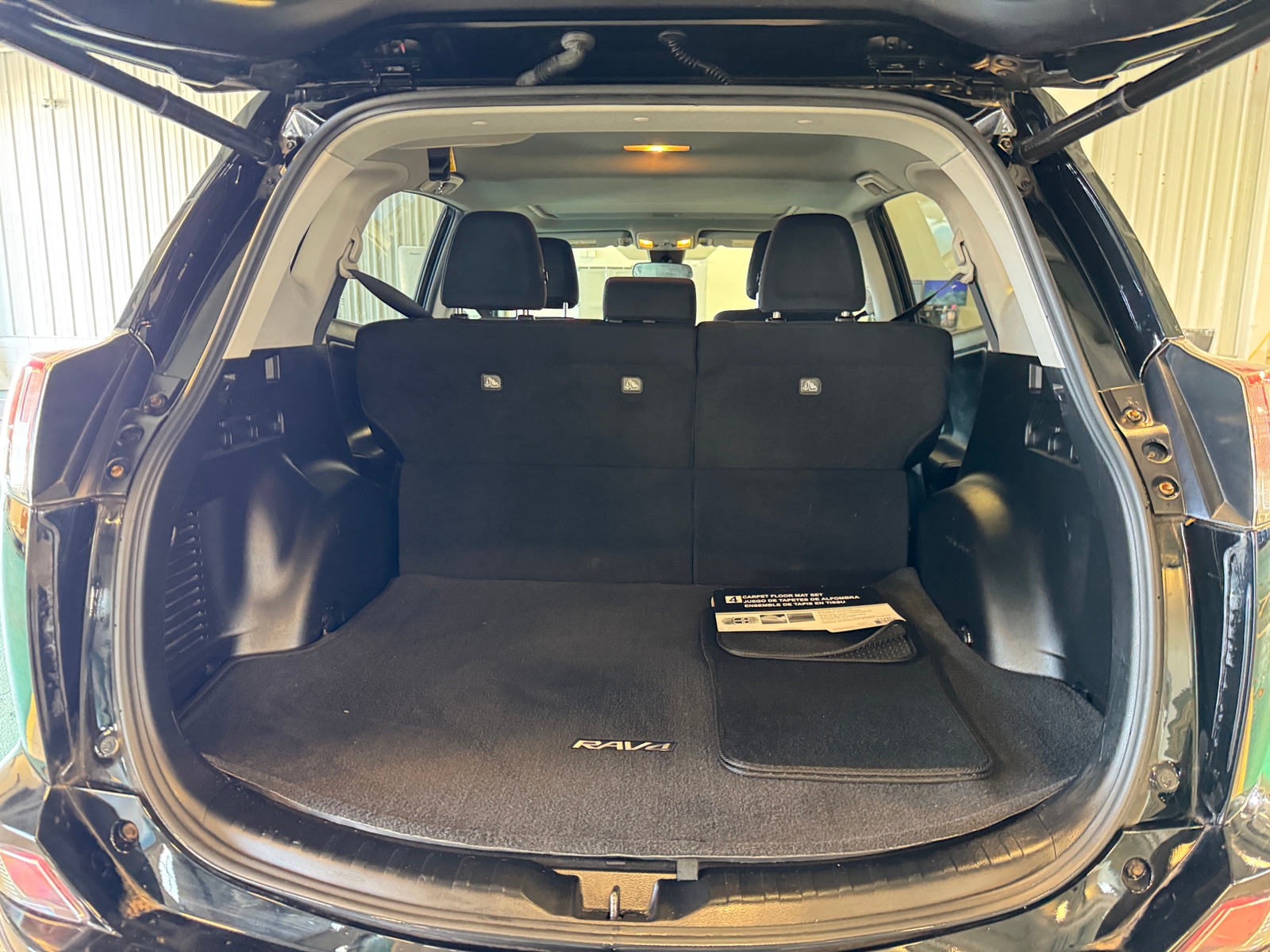 Thumbnail: 2018 Toyota RAV4 - 7