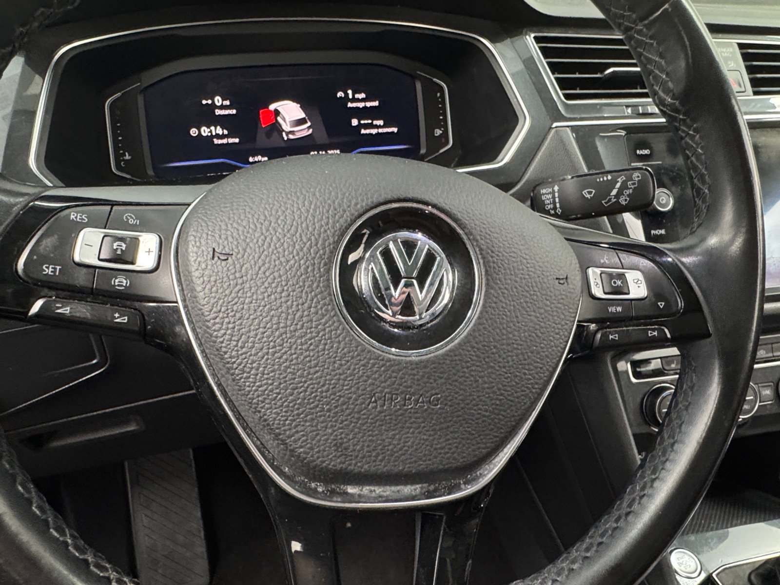 Thumbnail: 2019 Volkswagen Tiguan - 4