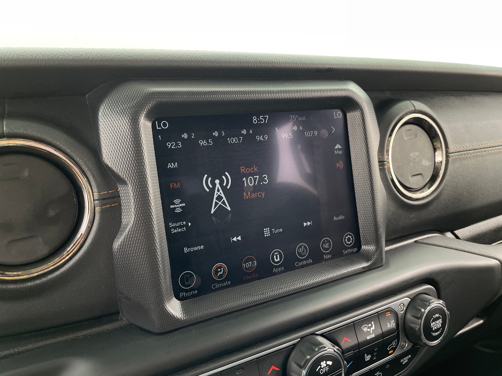 Thumbnail: 2021 Jeep Gladiator - 3