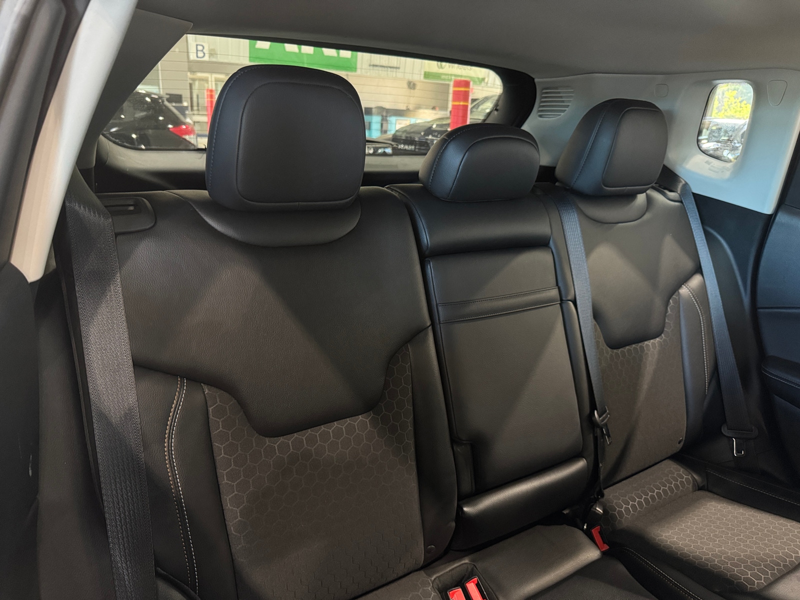 Thumbnail: 2018 Jeep Compass - 6