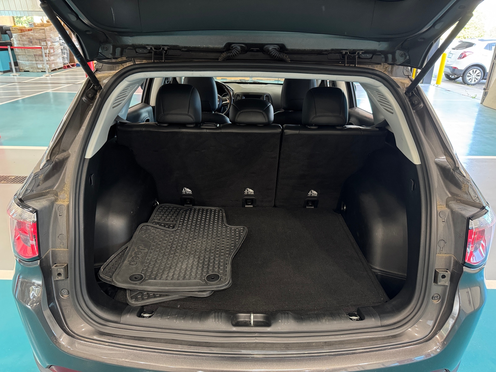 Thumbnail: 2018 Jeep Compass - 7