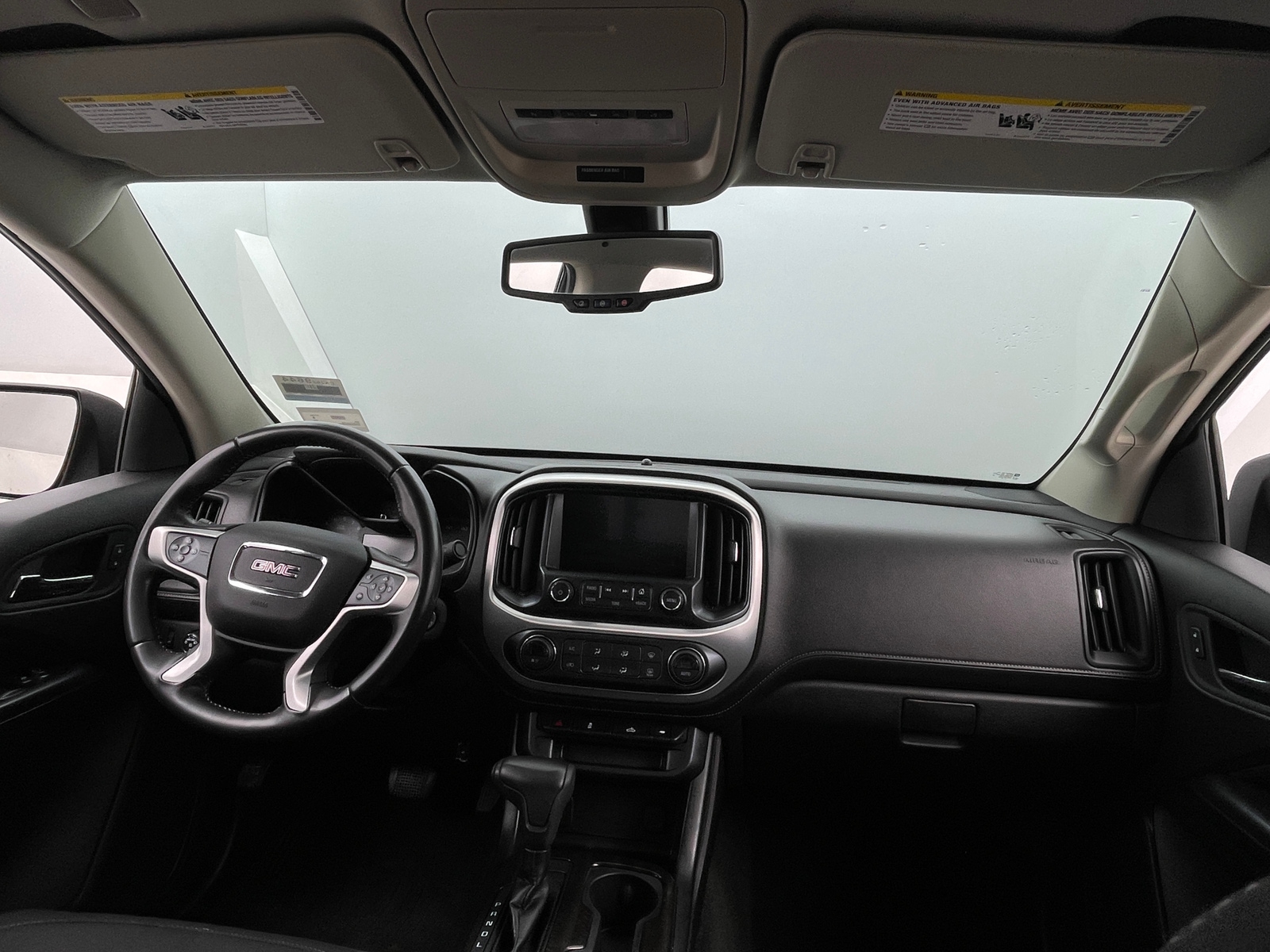 Thumbnail: 2018 GMC Canyon - 3