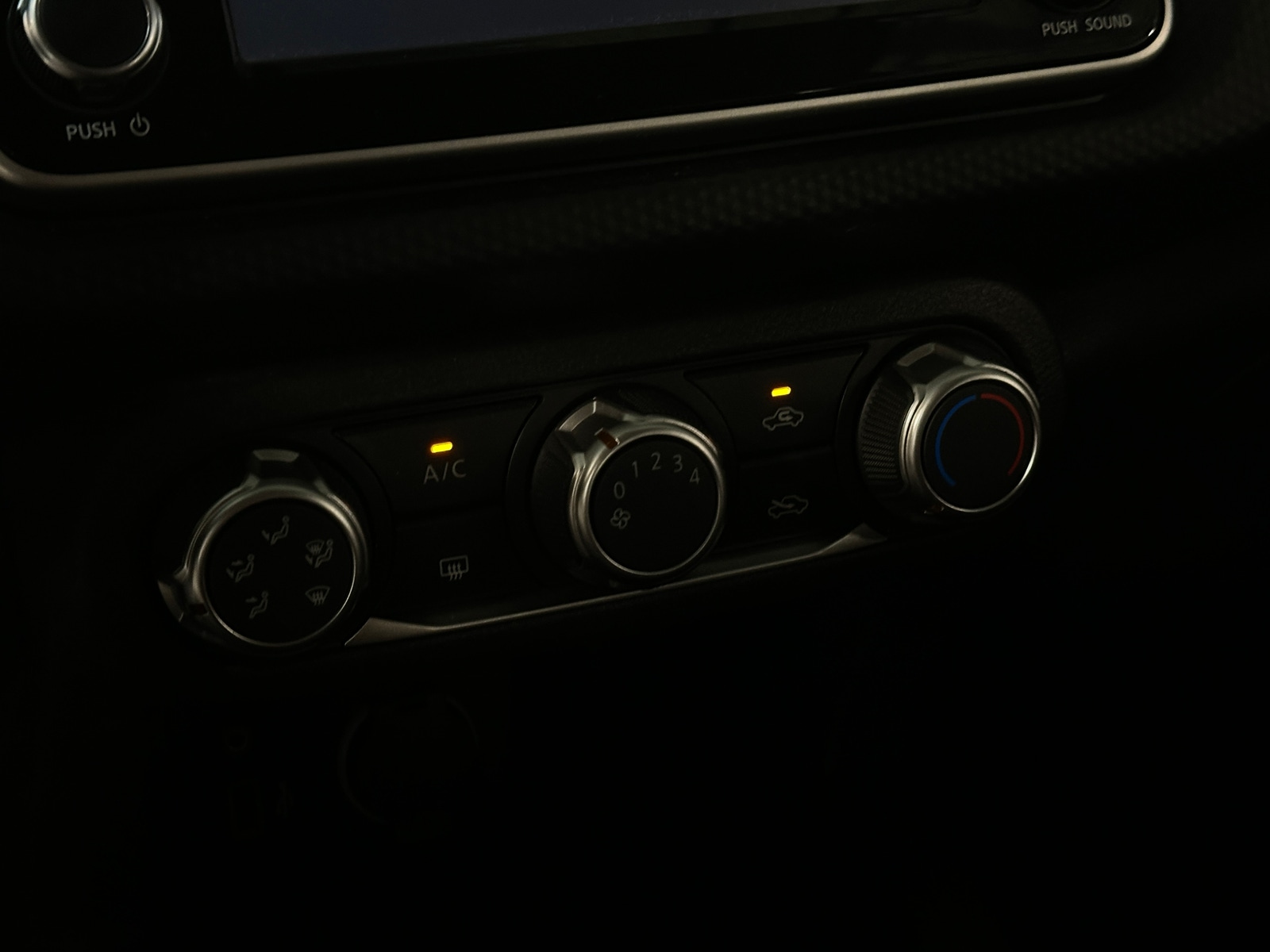 Thumbnail: 2022 Nissan Kicks - 4
